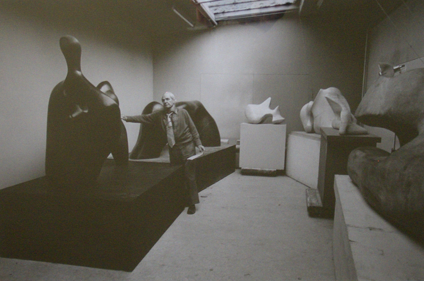 Henry Moore dans sa maison de Hogland, 1977