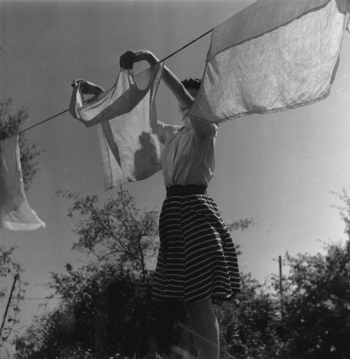 Etendage, Saint-Julien-de-l'Herms, 1945